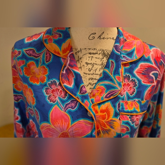 Johnny Was Vibrant Floral Pajama Set, Size XS. - Picture 6 of 16